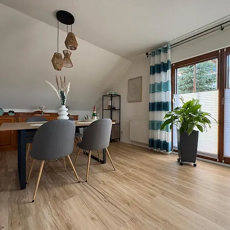 公寓 Gluecksklee 萨兰德特